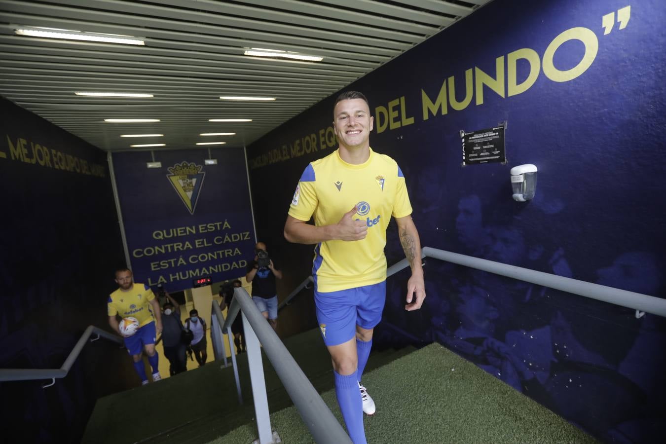 FOTOS Cádiz CF: Presentación de Haroyan y Osmajic, en imágenes