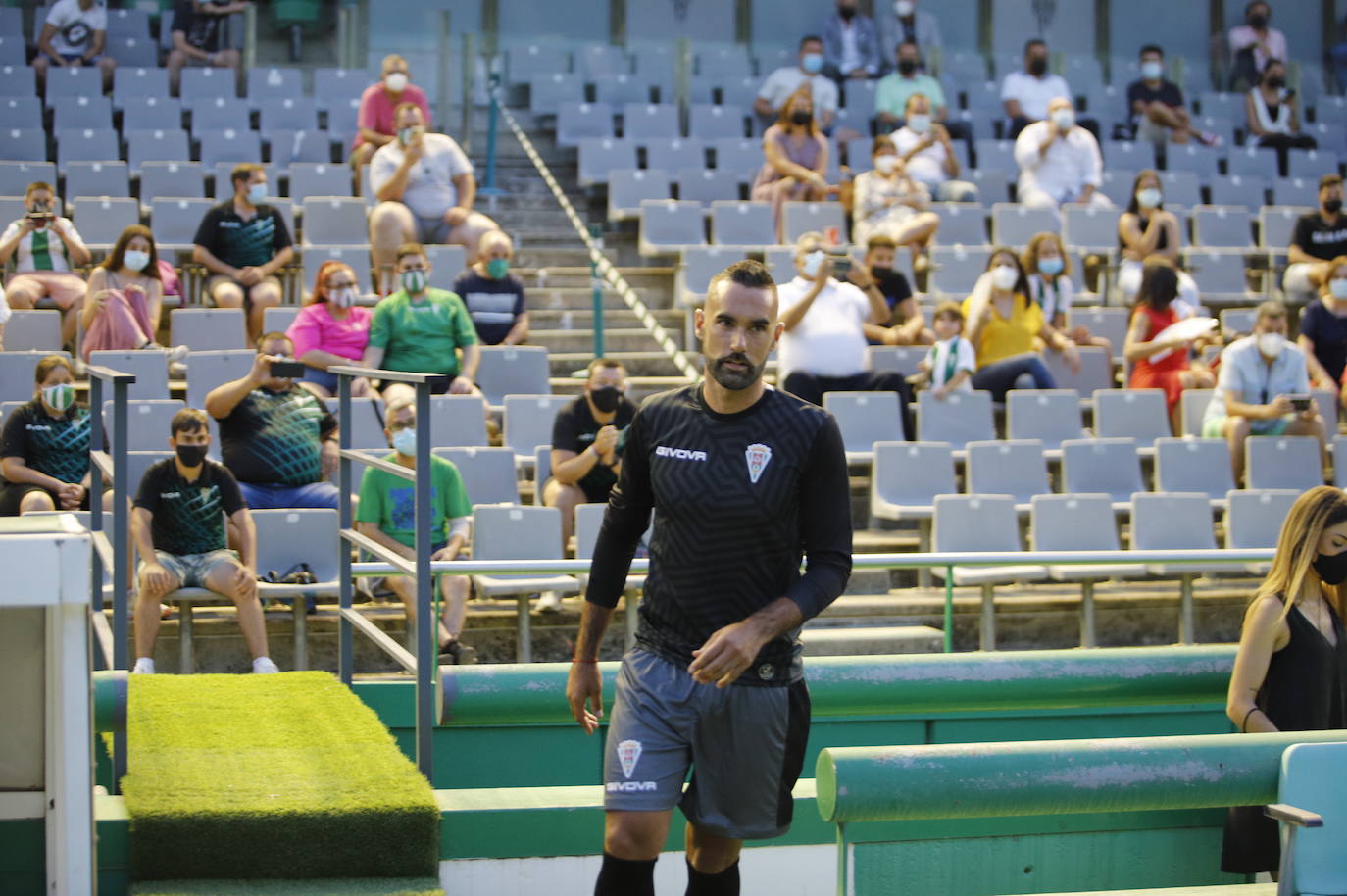 La presentación de las camisetas del Córdoba CF para la temporada 2021-2022, en imágenes