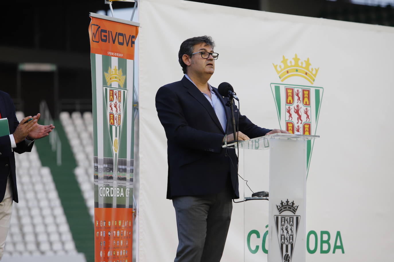 La presentación de las camisetas del Córdoba CF para la temporada 2021-2022, en imágenes