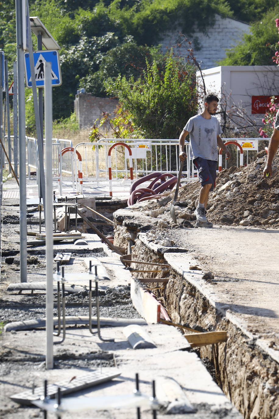 Las obras del aparcamiento del Hospital Reina Sofía de Córdoba, en imágenes