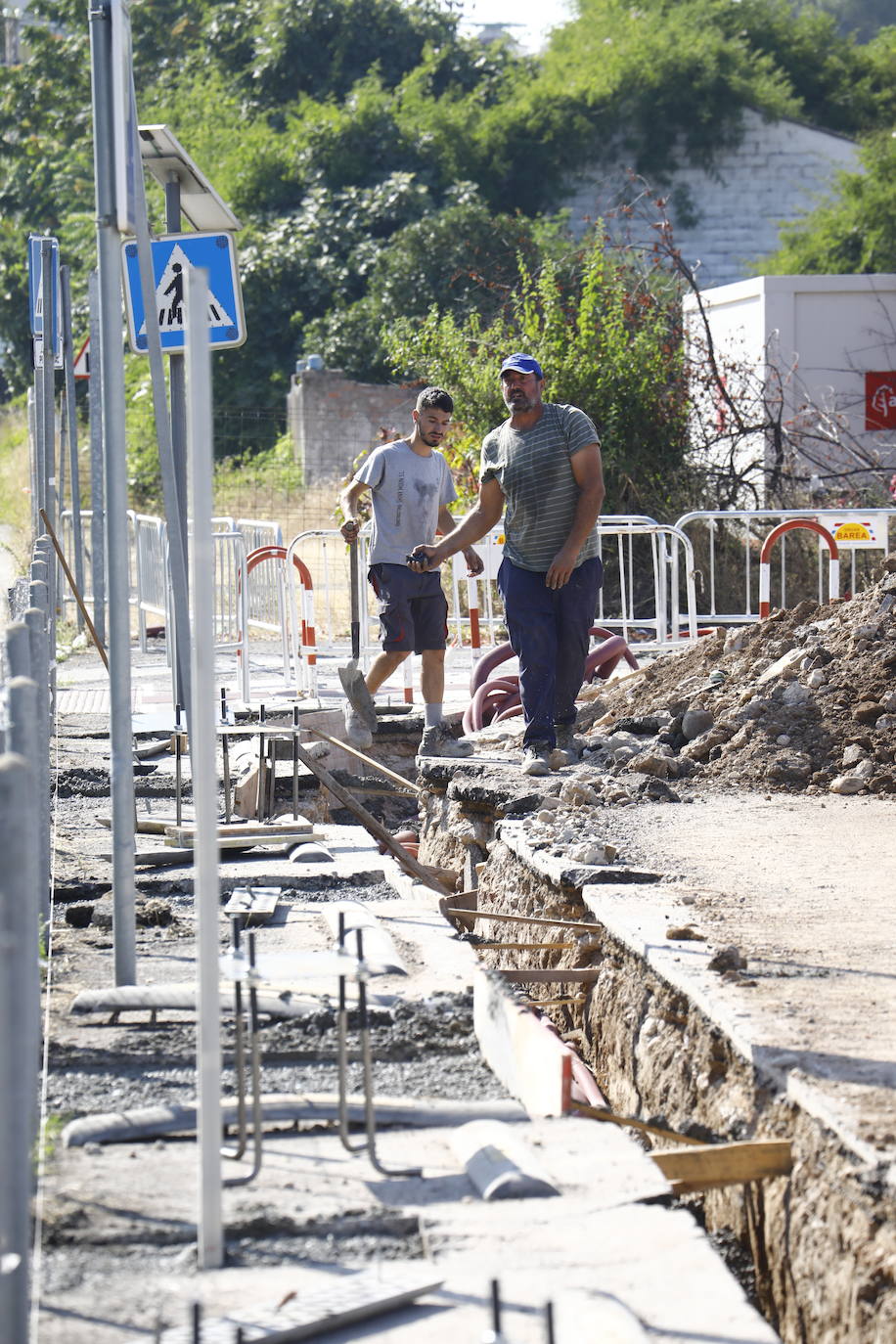 Las obras del aparcamiento del Hospital Reina Sofía de Córdoba, en imágenes