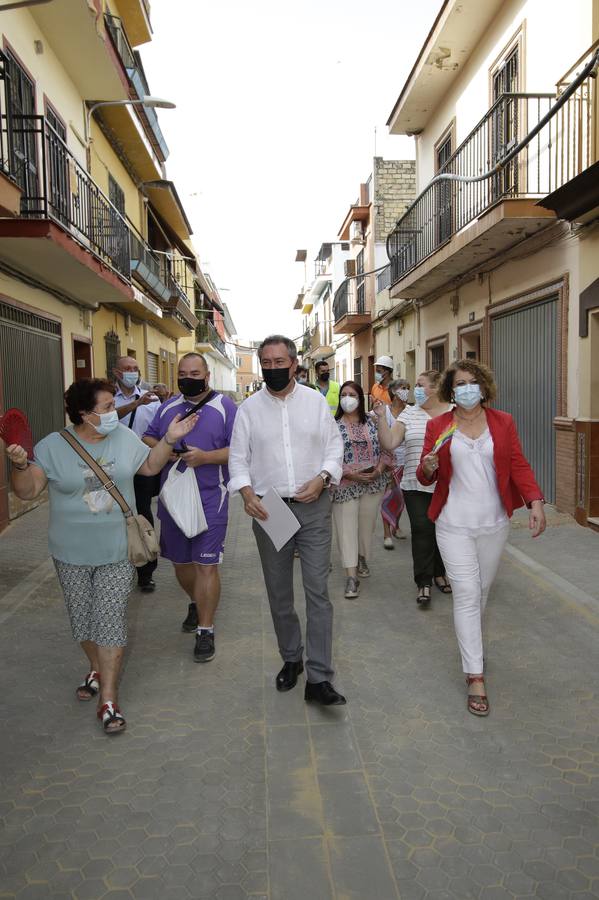 El alcalde de Sevilla visita las obras de Torreblanca