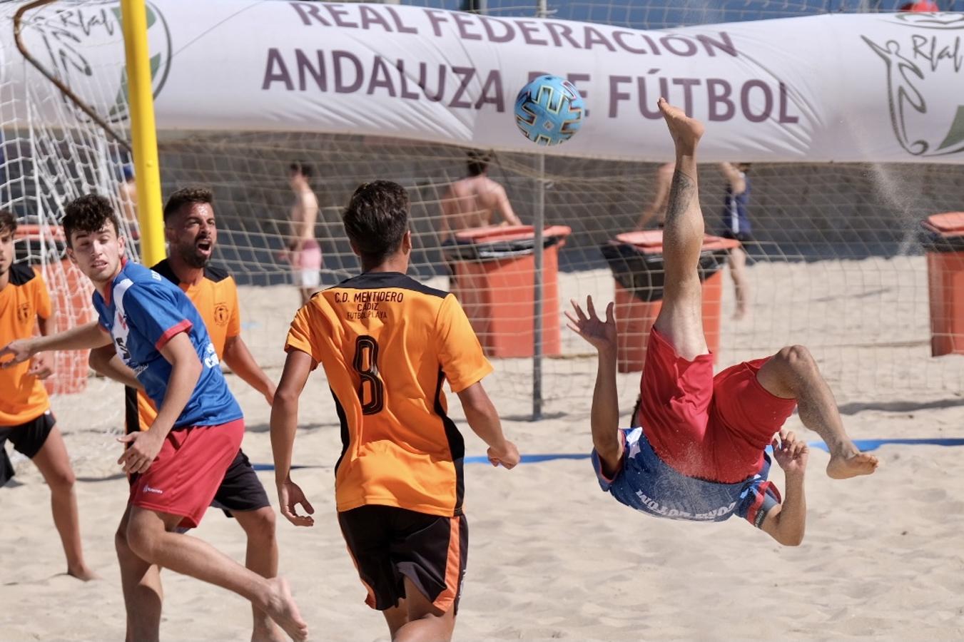 FOTOS: Cádiz se vuelca con el fútbol-playa