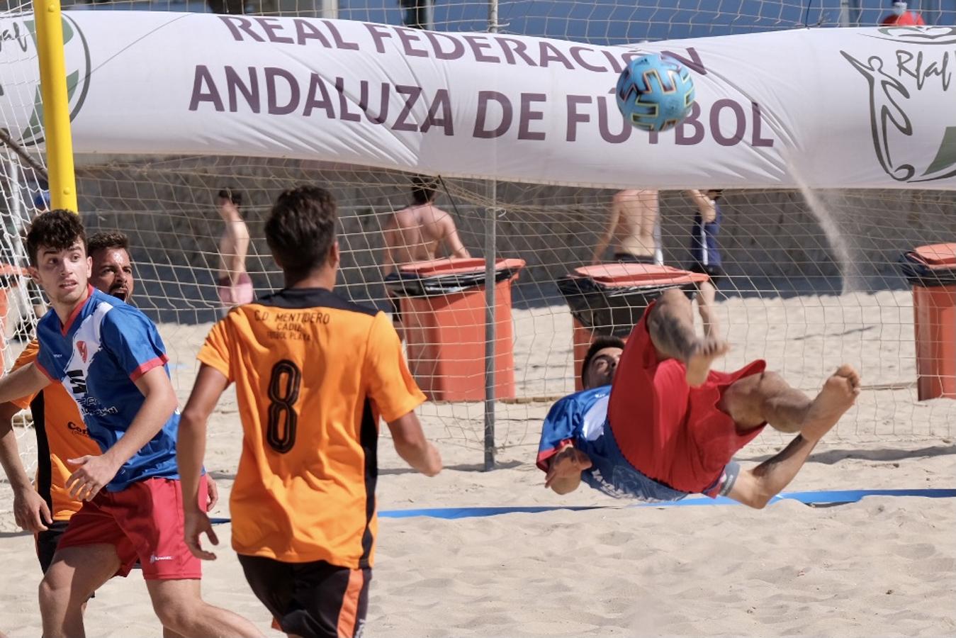 FOTOS: Cádiz se vuelca con el fútbol-playa