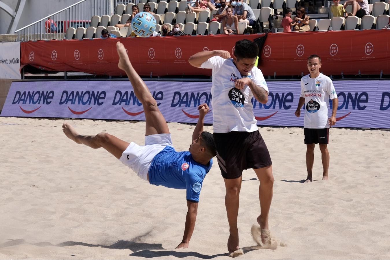 FOTOS: Cádiz se vuelca con el fútbol-playa