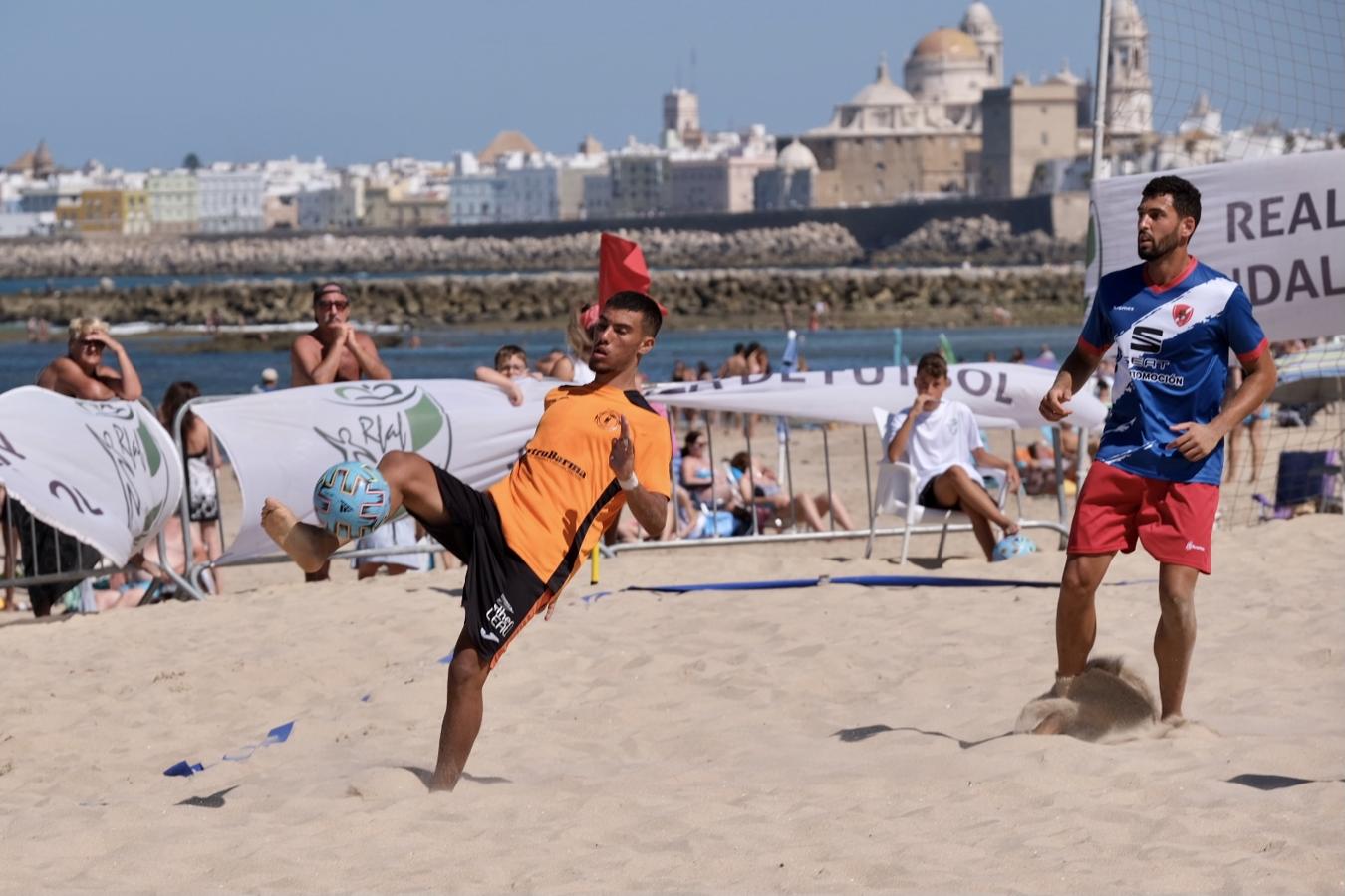 FOTOS: Cádiz se vuelca con el fútbol-playa