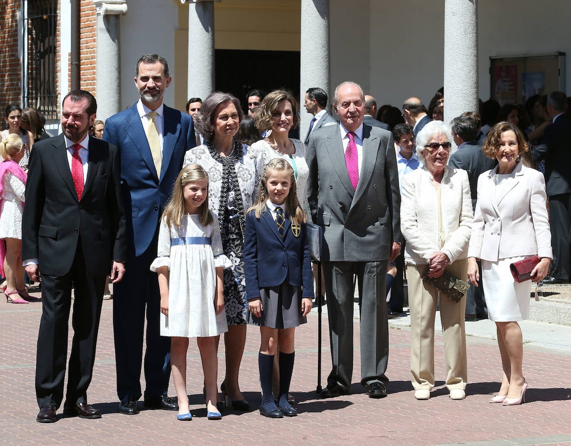 Primera Comunión de su nieta la Princesa Leonor. 