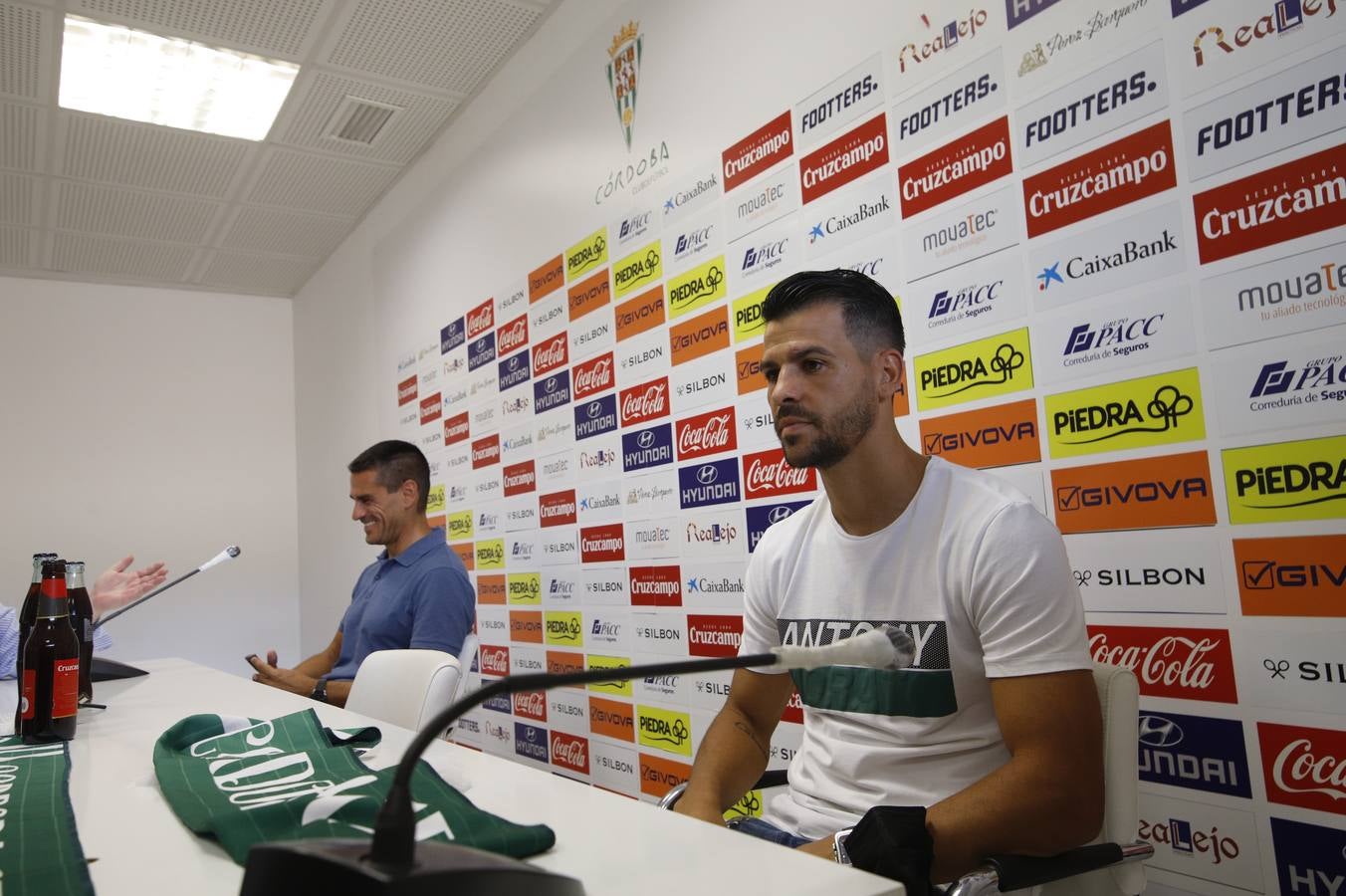 La presentación de Luismi Redondo y José Ruiz, en imágenes