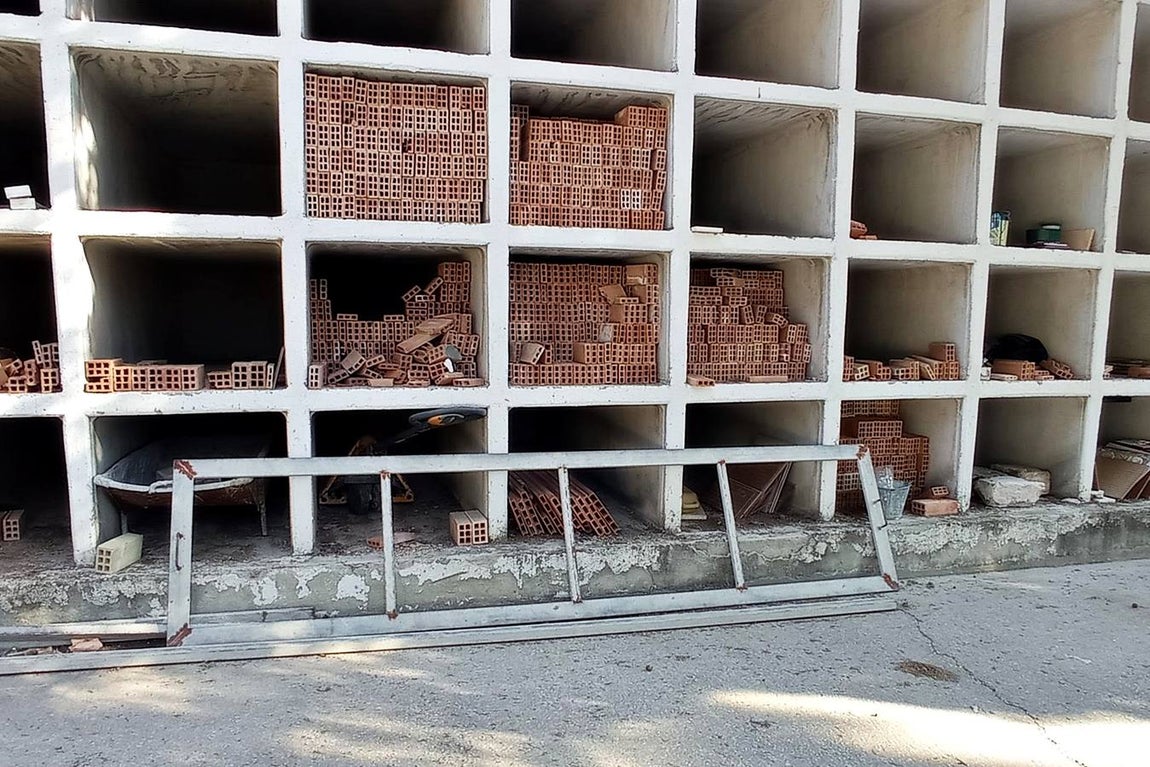 FOTOS: Lamentable estado del Cementerio de El Puerto