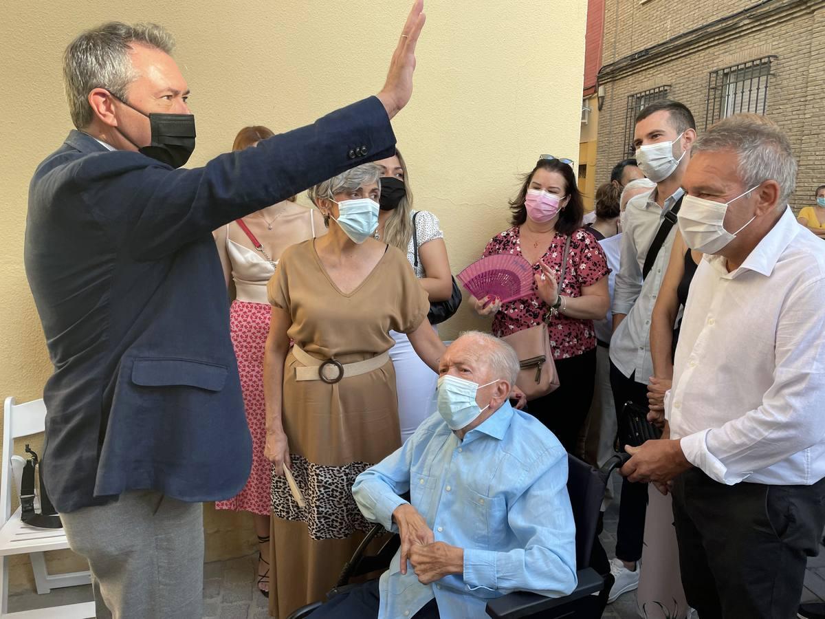 El orfebre Juan Borrero ya tiene su calle en Triana