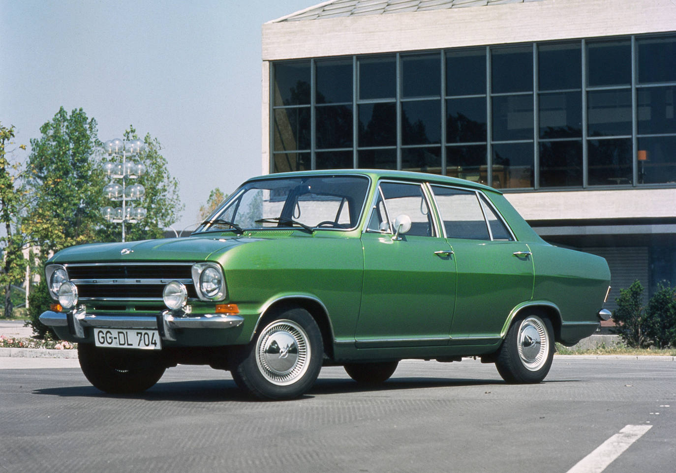 Opel celebra 85 años fabricando coches compactos