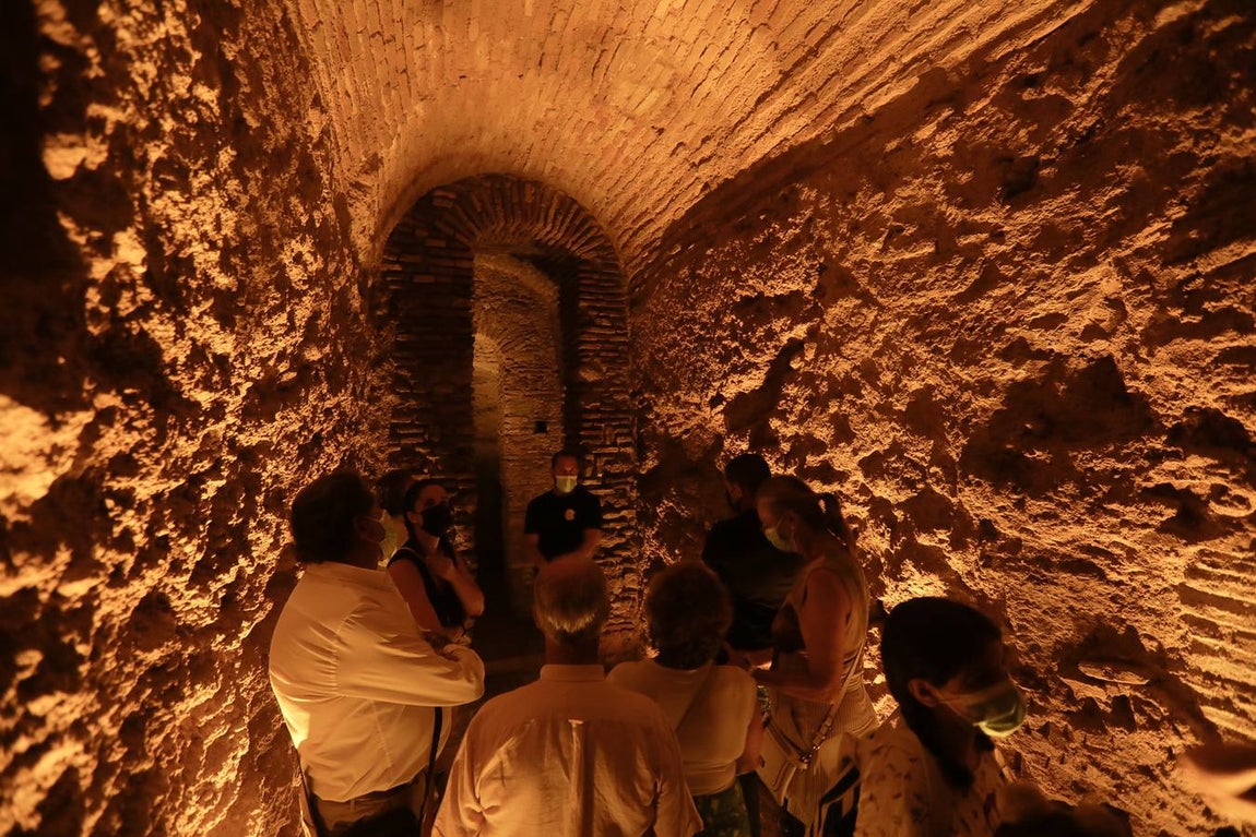 FOTOS: La Cueva del Pájaro Azul reabre sus puertas en Cádiz