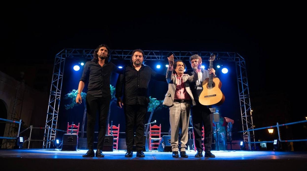 FOTOS: &quot;Solera y compás&quot;, con Jesús Méndez, Israel Fernández, Juan Villar y Diego del Morao, dentro del ciclo &#039;Veranea en la Bodega&#039;, de González Byass