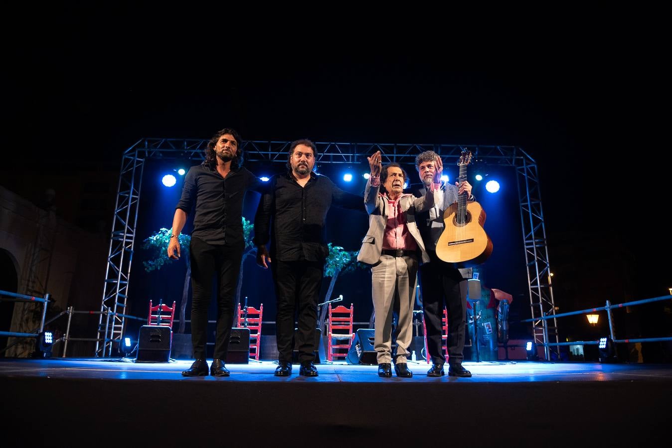 FOTOS: &quot;Solera y compás&quot;, con Jesús Méndez, Israel Fernández, Juan Villar y Diego del Morao, dentro del ciclo &#039;Veranea en la Bodega&#039;, de González Byass