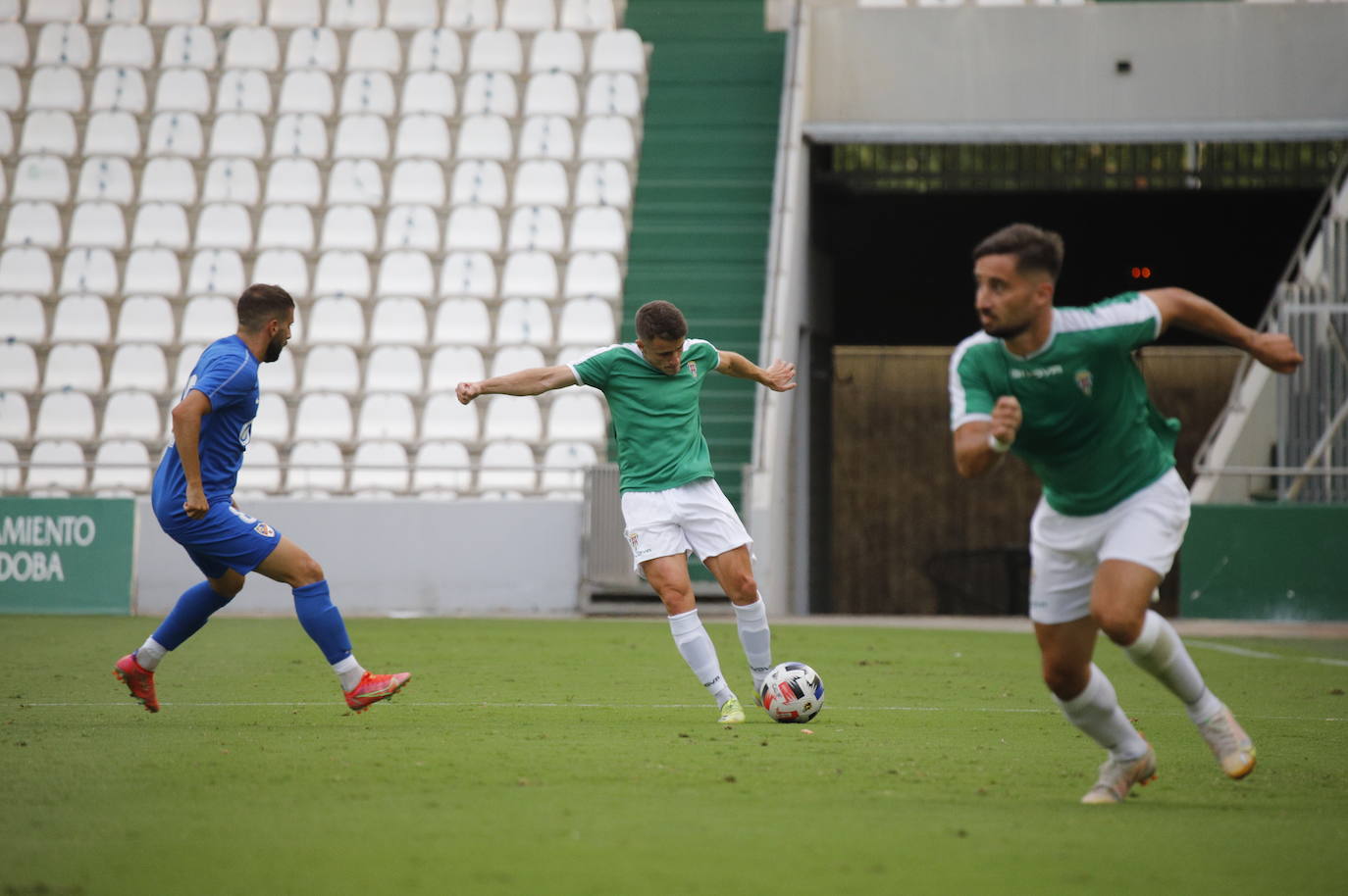 El primer partido de pretemporada del Córdoba CF ante el Linares, en imágenes