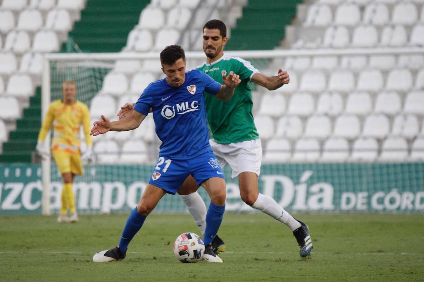 El Córdoba CF cae derrotado ante el Linares en el primer amistoso de pretemporada (0-1)