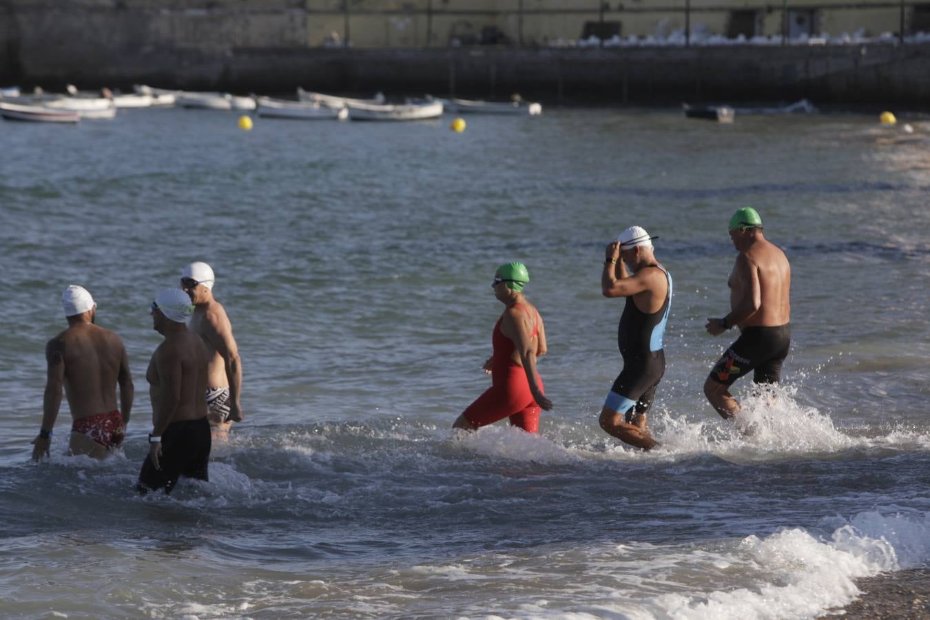 Fotos: XXXI Travesía Internacional a nado Ciudad de Cádiz