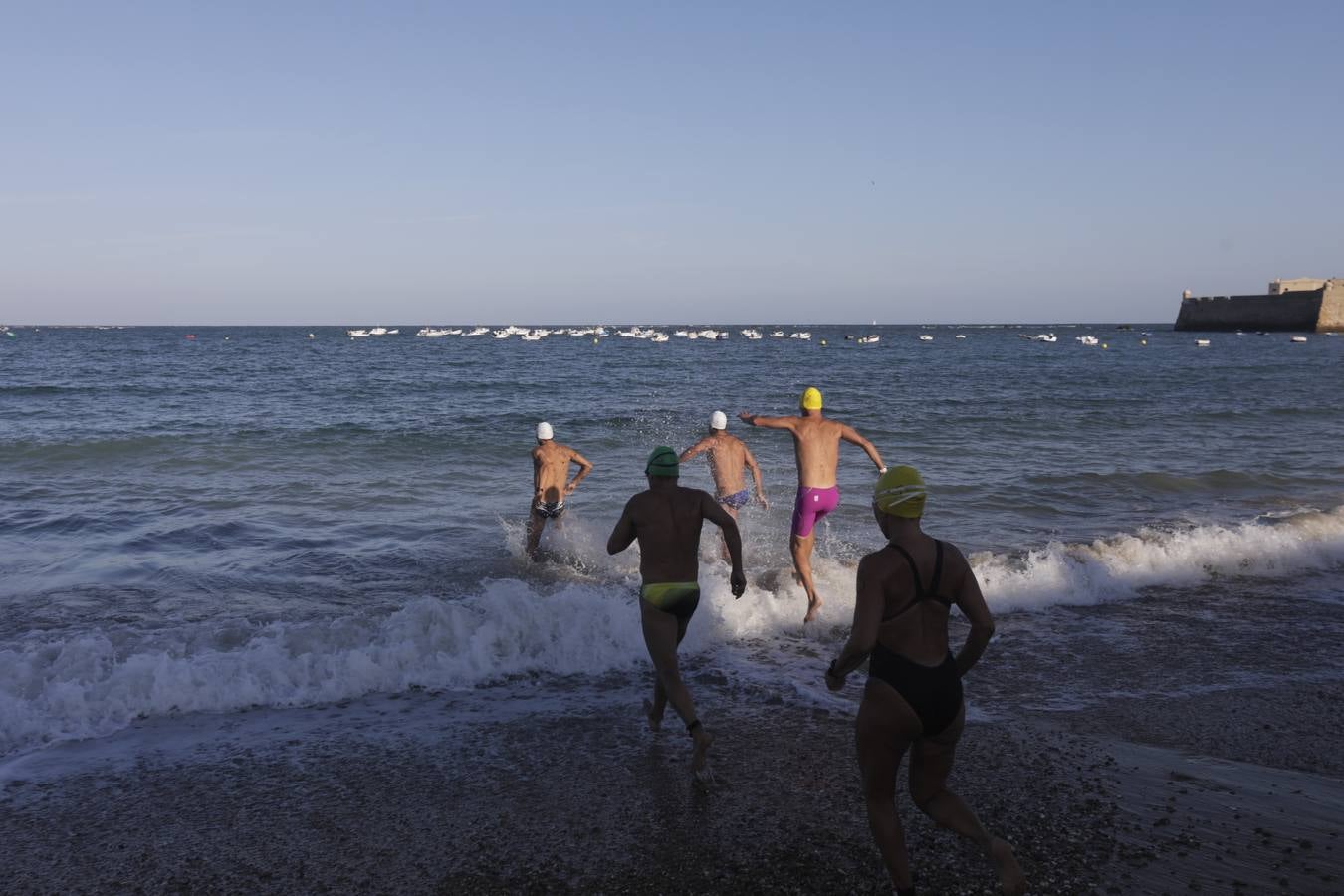 Fotos: XXXI Travesía Internacional a nado Ciudad de Cádiz