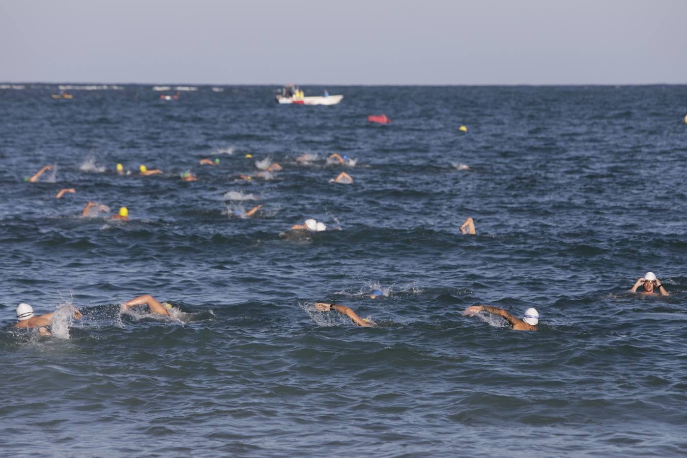 Fotos: XXXI Travesía Internacional a nado Ciudad de Cádiz