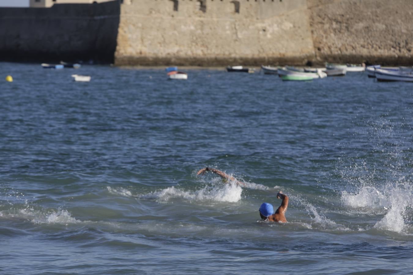 Fotos: XXXI Travesía Internacional a nado Ciudad de Cádiz