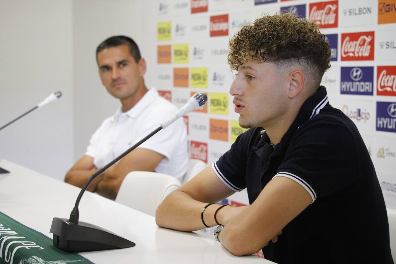 La presentación de Simo y Adrián Fuentes, en imágenes