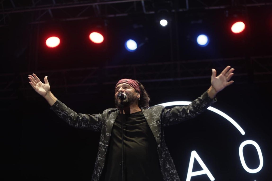 FOTOS: El Arrebato conquista la noche chiclanera con sus canciones en el Concert Music Festival