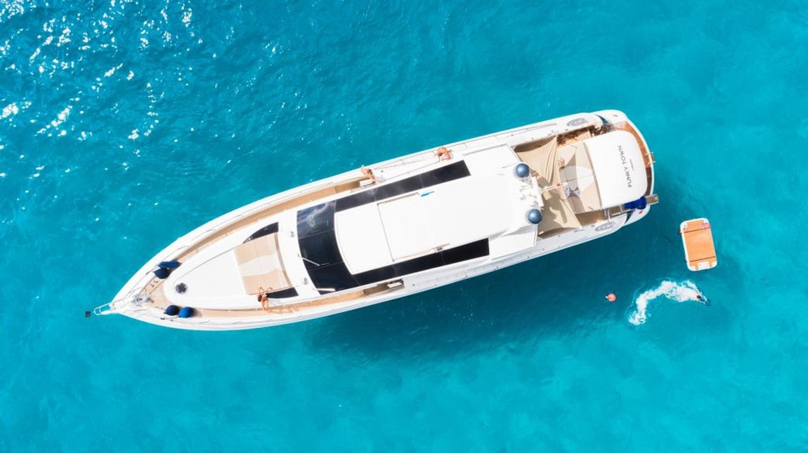 'Funky Town', el yate de Neymar en Ibiza. El yate tiene una longitud de 27,5 metros de eslora, fue construido en el 2009 y posteriormente reformado en 2018.