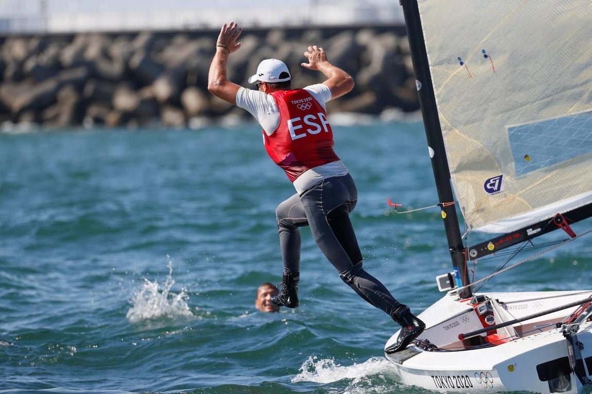 El clásico metal de vela. Había muchas esperanzas en la delegación española de vela, disciplina que más medallas ha dado a la historia del deporte nacional. Joan Cardona, con su bronce en la clase Finn, sacó lustre a la vela española, que en Río 16 se fue de vacío. «Venía a por una medalla y no me servía un cuarto puesto». Dicho y hecho.