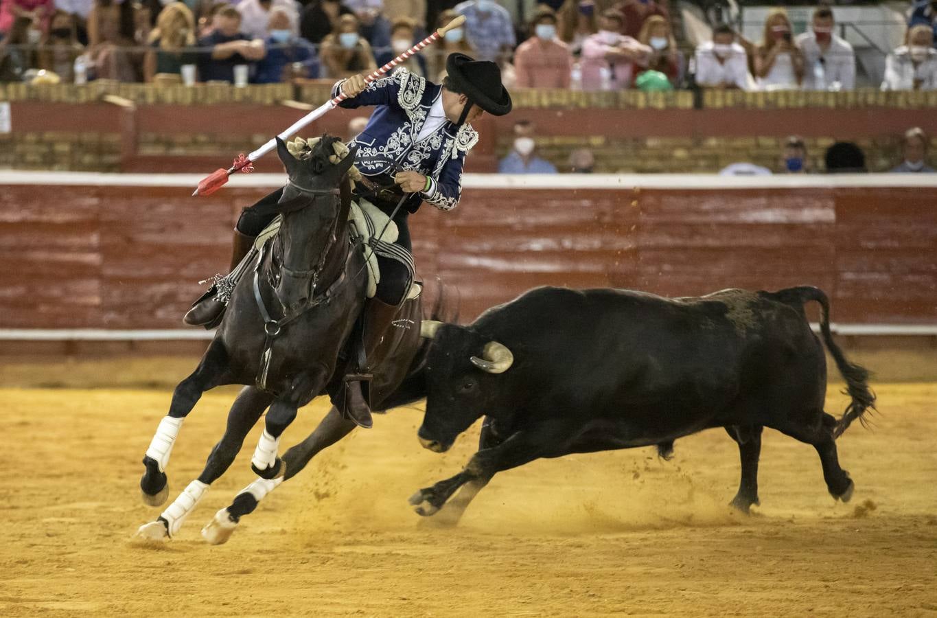 La corrida de rejones de las Colombinas, en imágenes