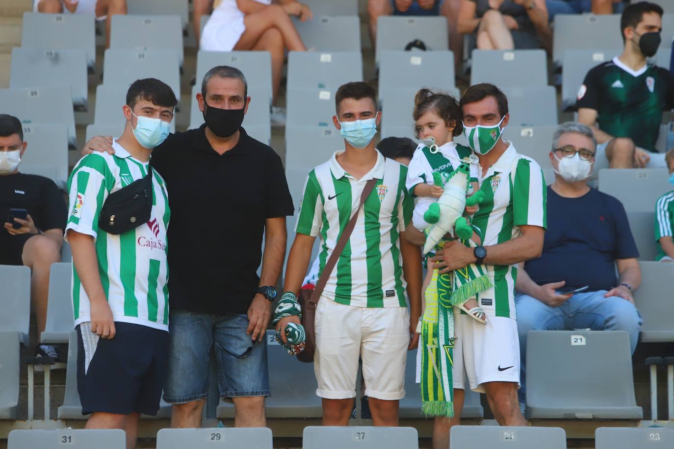 El ambiente del Córdoba-Marbella, en imágenes