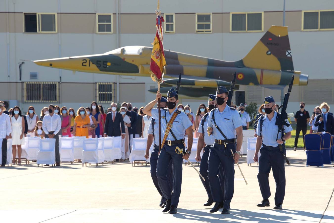 En imágenes, la toma de posesión del nuevo jefe de la base aérea de Morón