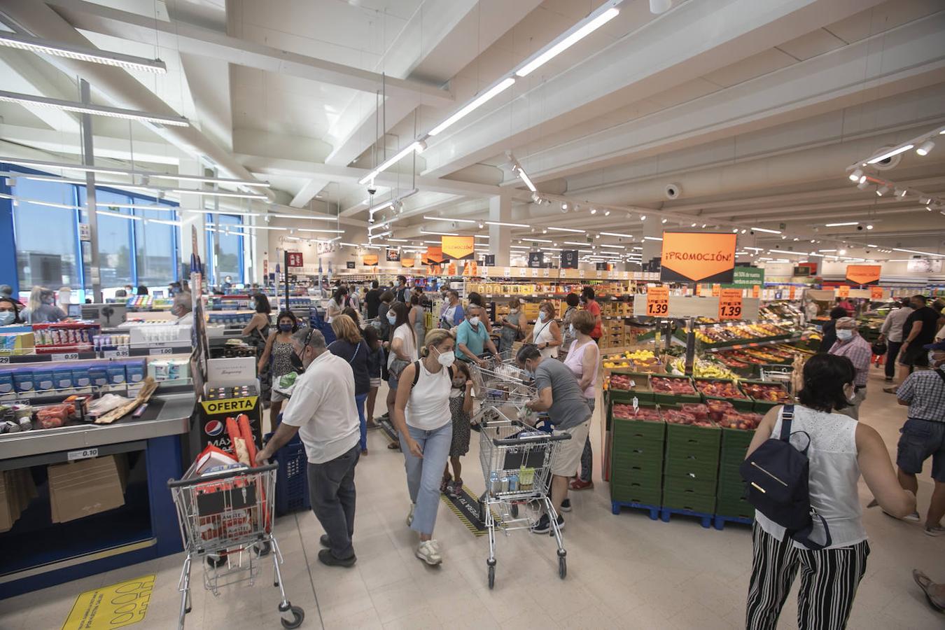 La apertura del nuevo supermercado Lidl de Córdoba, en imágenes