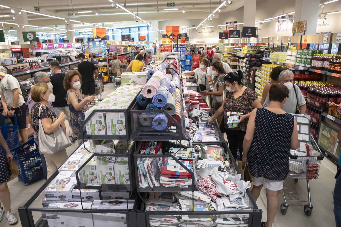 La apertura del nuevo supermercado Lidl de Córdoba, en imágenes