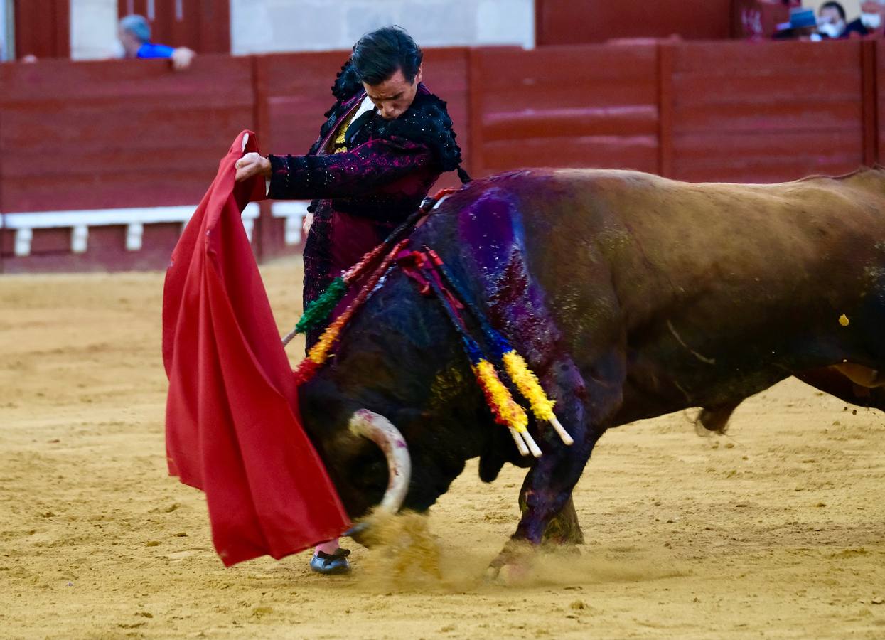 Toros en El Puerto: El Juli se va de vacío ante un deslucido encierro de Garcigrande