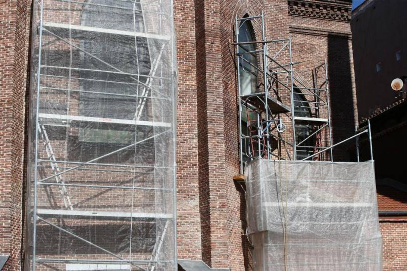 En imágenes: El edificio parroquial de La Paloma, siete meses después de la explosión