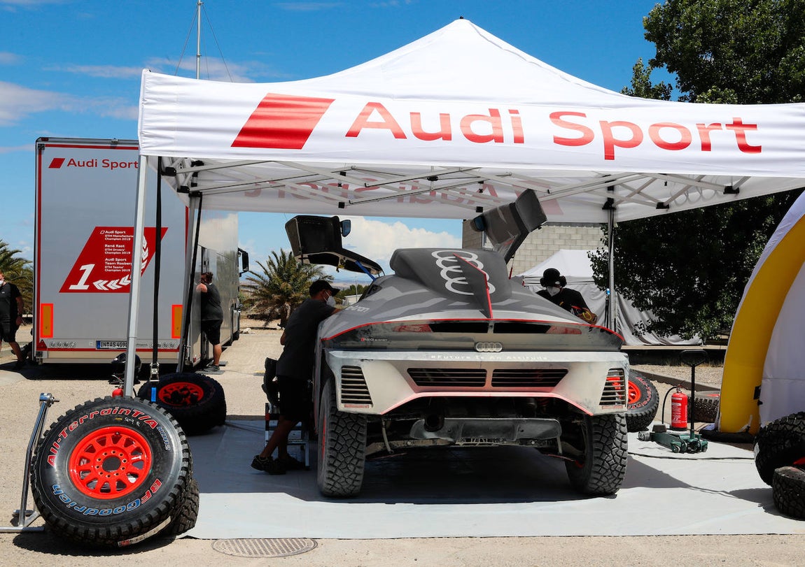 El prototipo de Audi para el Rally Dakar completa ocho días de pruebas en España