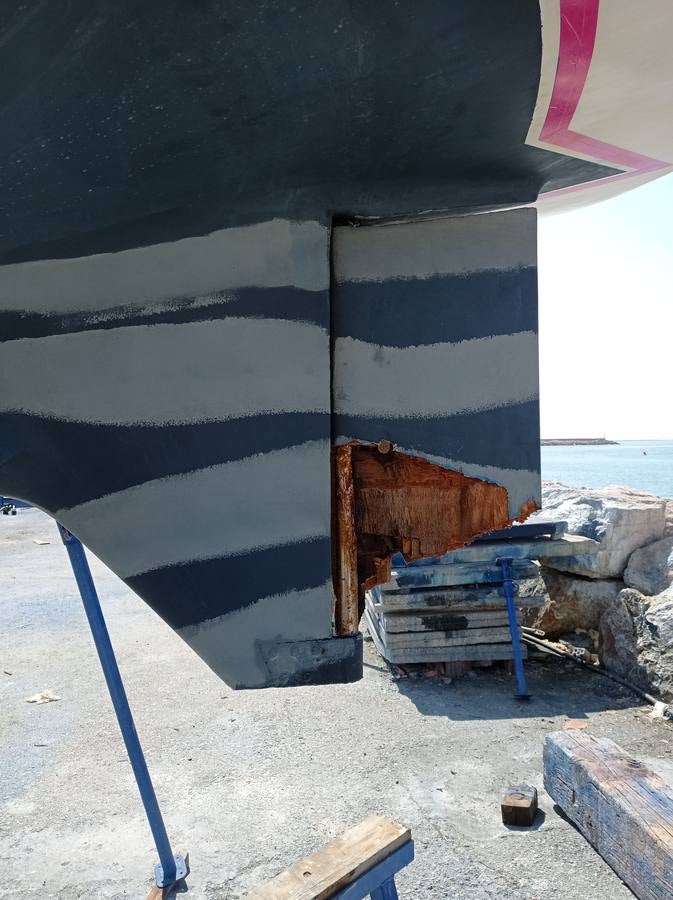 FOTOS: Varios veleros han tenido que pasar por el varadero de Puerto Sherry tras su contacto con las orcas