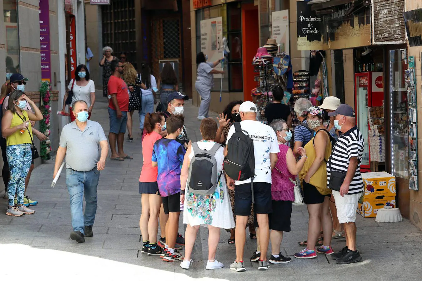 Turistas en plena ola de calor en Toledo