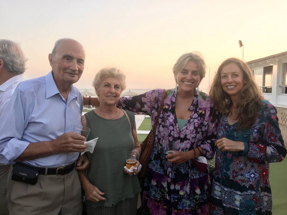 Almirante Pedro de Benito, María Luisa Navarro, Patricia Fraile y Marta de Benito. 