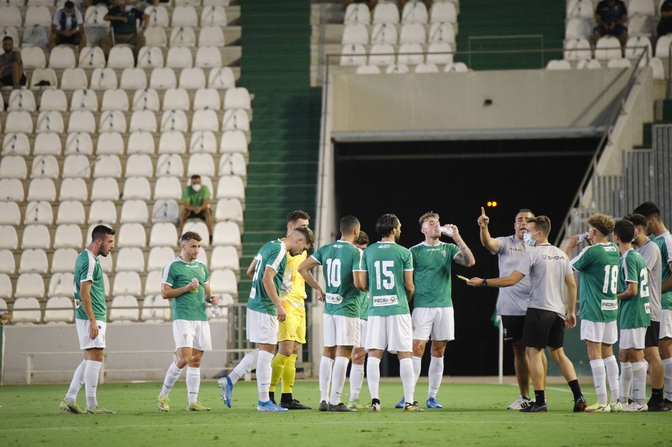 La victoria del Córdoba CF ante el Rayo Majadahonda, en imágenes