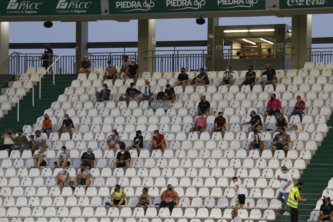 El regreso del público en el Córdoba-Rayo Majadahonda, en imágenes