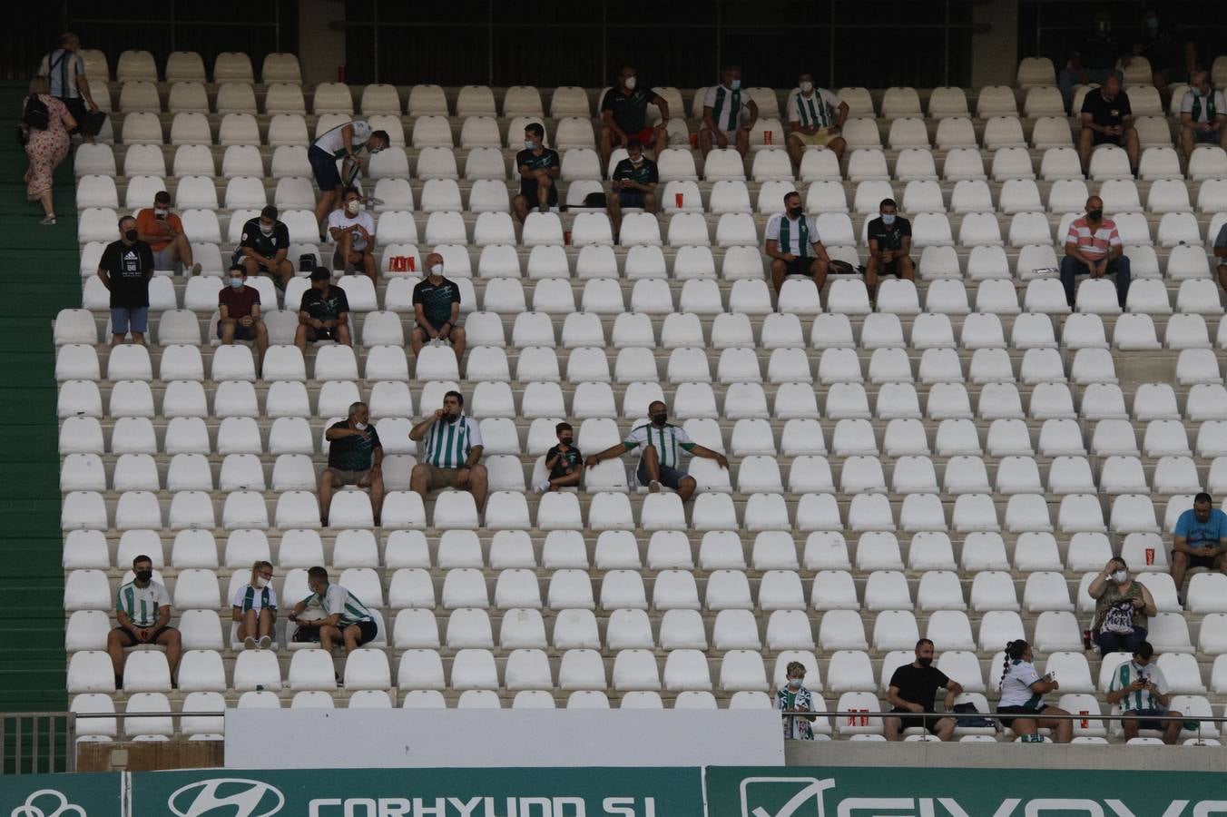 El regreso del público en el Córdoba-Rayo Majadahonda, en imágenes