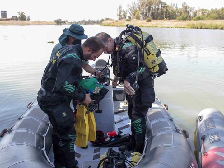 Sevilla fue uno de los primeros destinos donde se abrieron equipos de buceadores de la Guardia Civil en territorio nacional