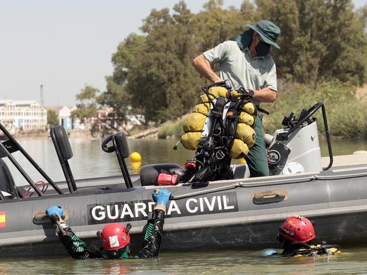 Sevilla fue uno de los primeros destinos donde se abrieron equipos de buceadores de la Guardia Civil en territorio nacional