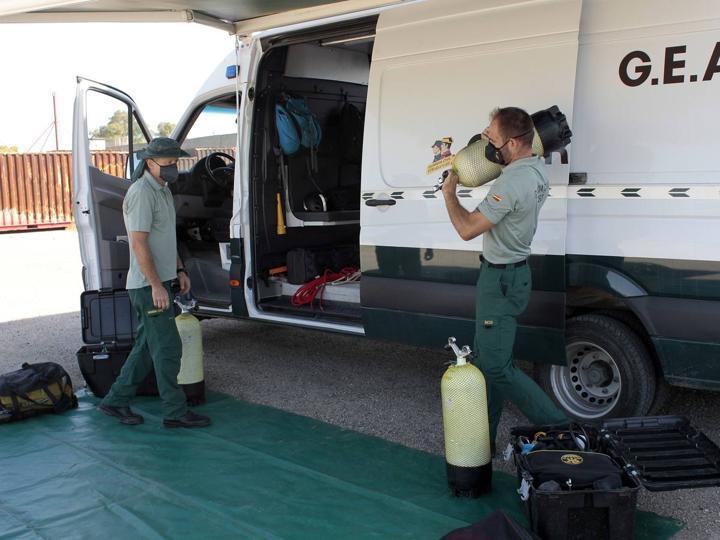 Sevilla fue uno de los primeros destinos donde se abrieron equipos de buceadores de la Guardia Civil en territorio nacional