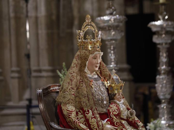 La novena de la Virgen de los Reyes, en imágenes