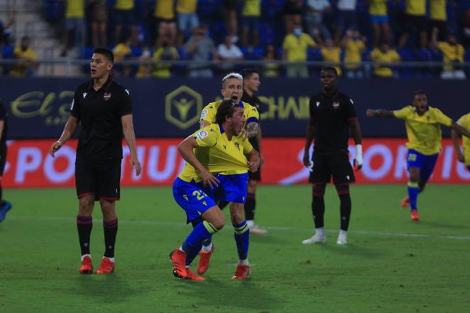 Las mejores imágenes del Cádiz - Levante (1-1)