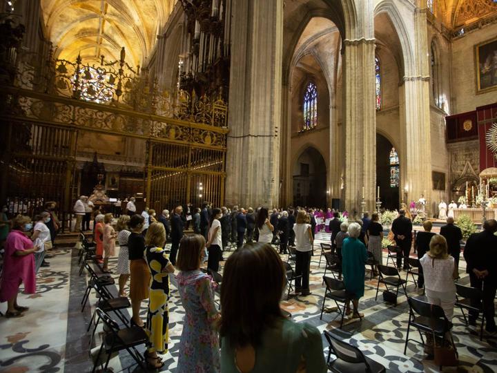 Meneses ha mostrado su deseo de hacer un acto extraordinario con la Virgen de los Reyes