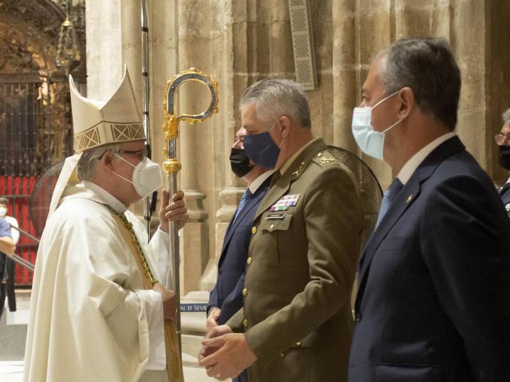 Meneses ha mostrado su deseo de hacer un acto extraordinario con la Virgen de los Reyes