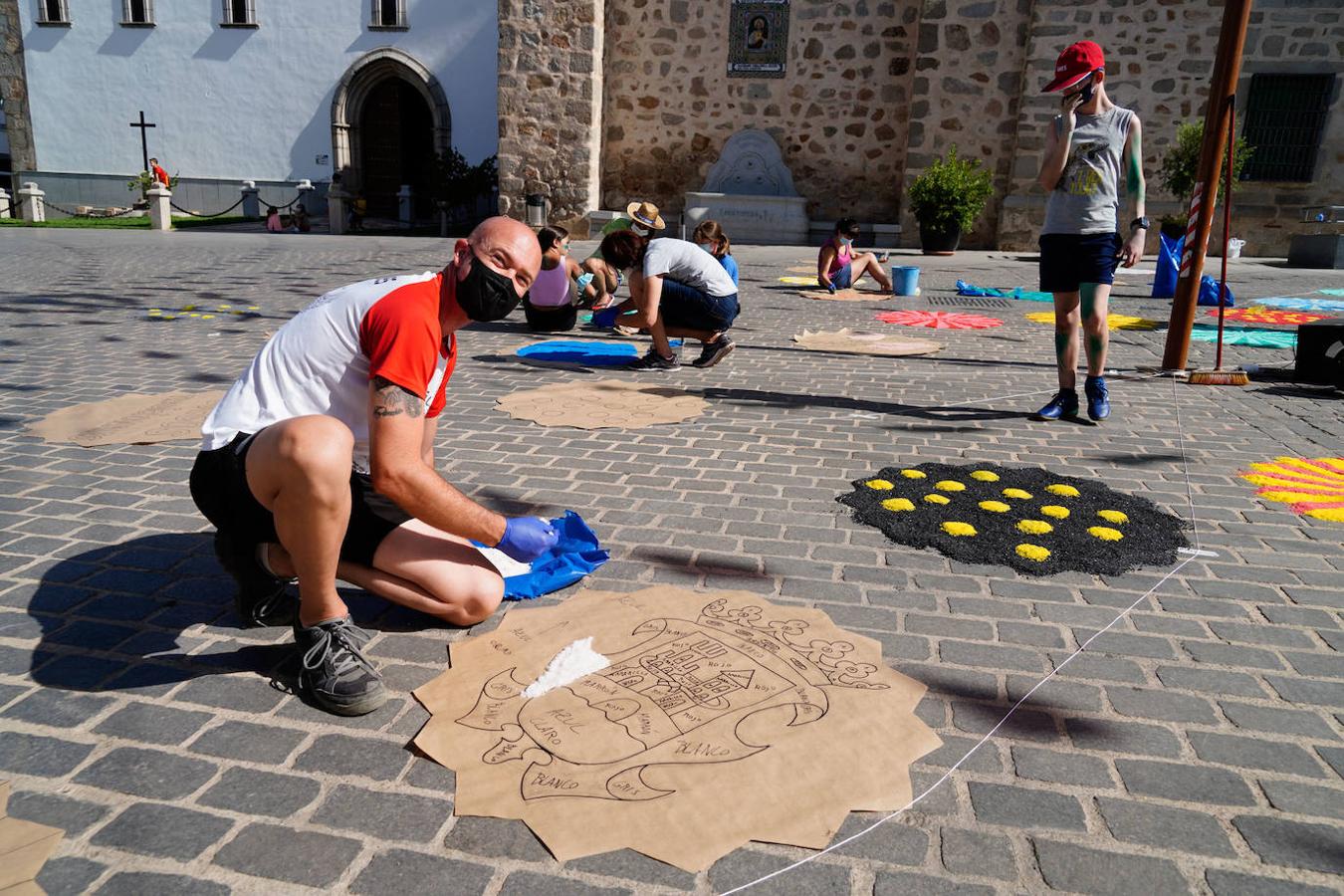 Las alfombras por San Roque de Dos Torres, en imágenes